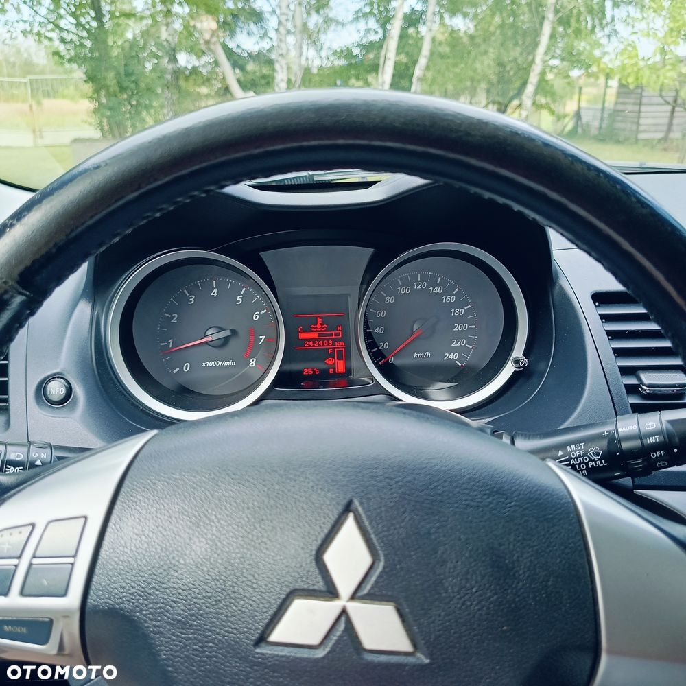 Mitsubishi Lancer - 6