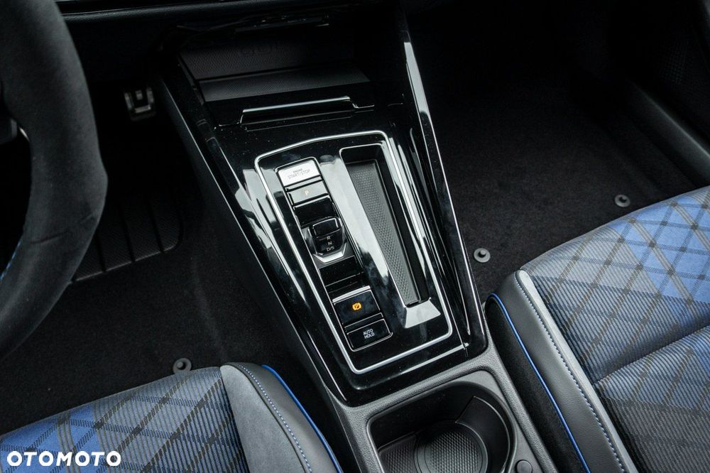 Volkswagen Golf - 10