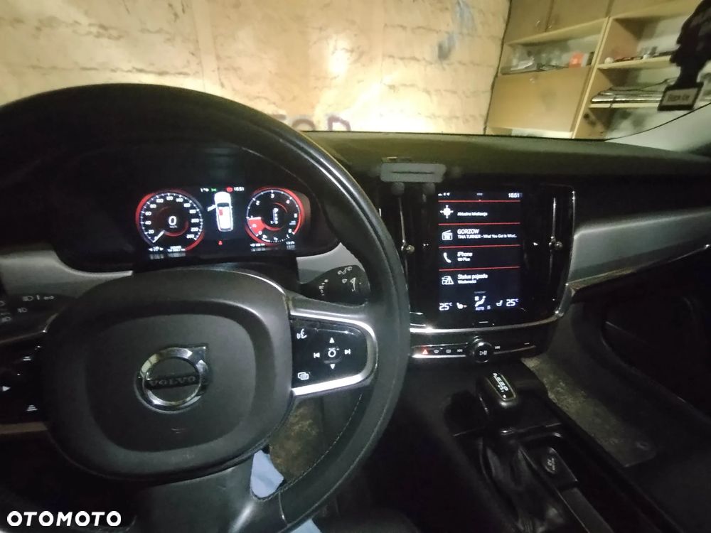 Volvo V90 D3 Momentum Pro - 21