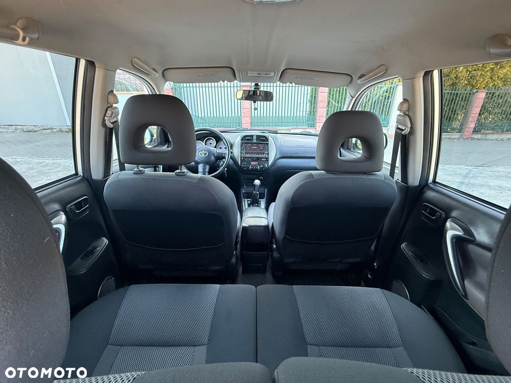 Toyota RAV4 4x4 Sol - 19