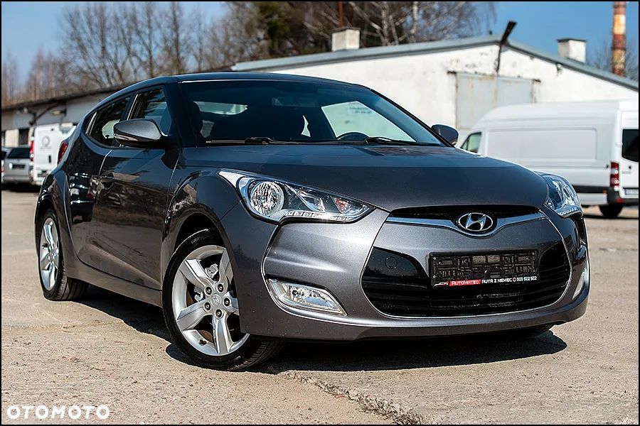Hyundai Veloster - 3