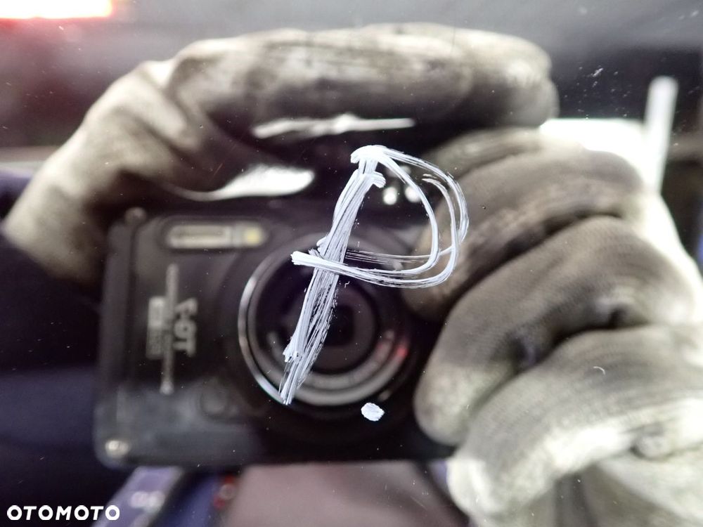 LUSTERKO PRAWE MERCEDES-BENZ T1 310D - 5