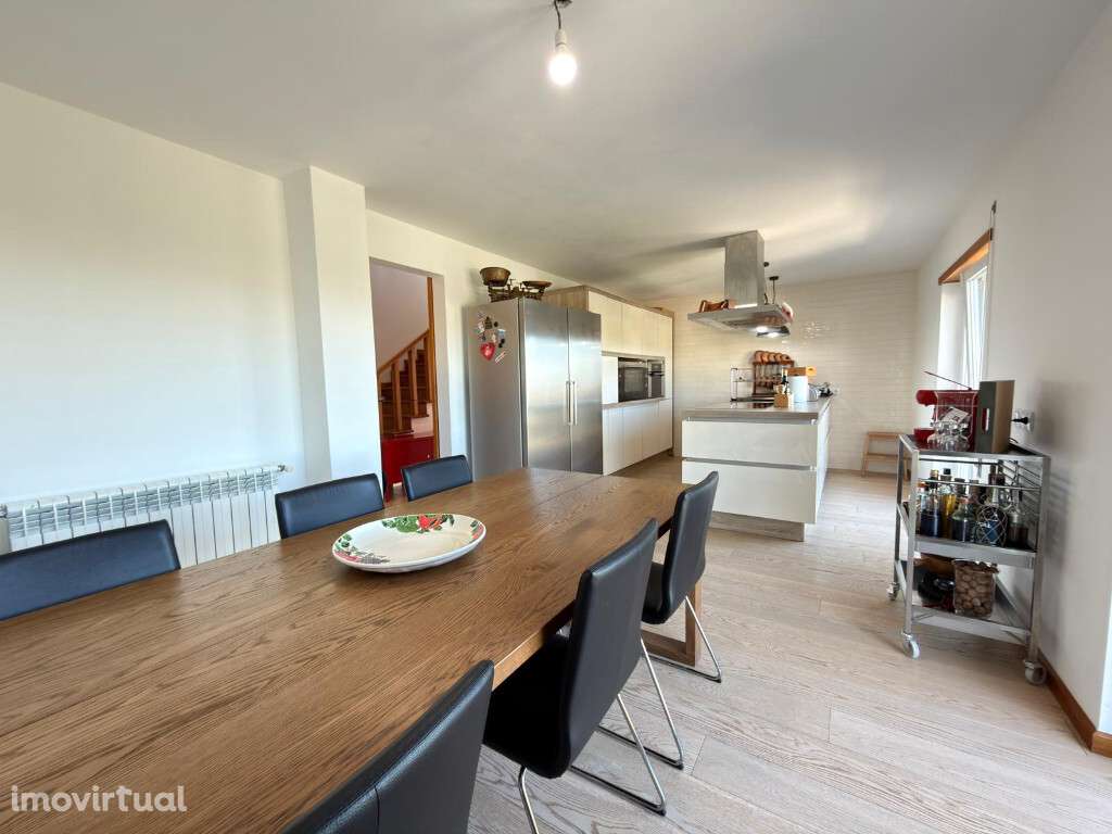 Moradia M4 com garagem em zona dos Carvalhais - Grande imagem: 3/10