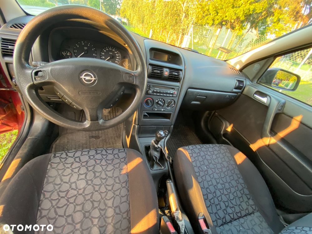 Opel Astra 1.4 16v Family - 8