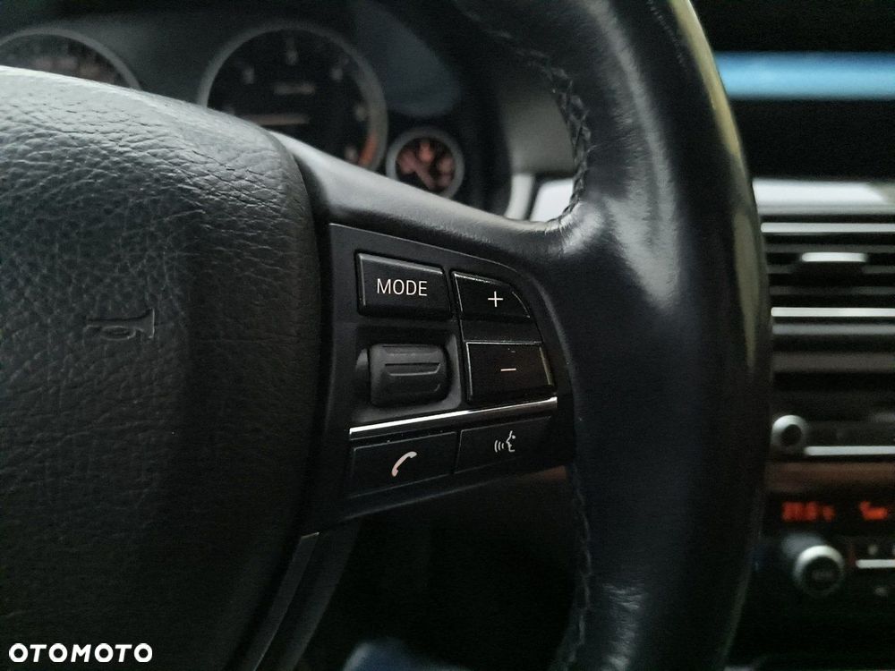 BMW Seria 5 525d xDrive Luxury Line - 23