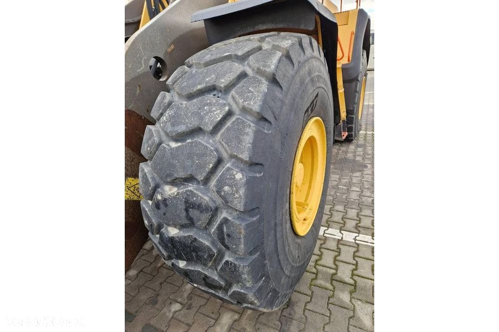 Volvo L 180 H - 17