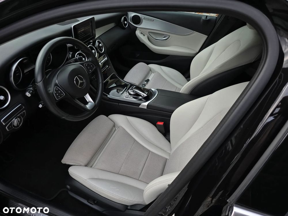 Mercedes-Benz Klasa C 250 (BlueTEC) d T 7G-TRONIC AMG Line - 14