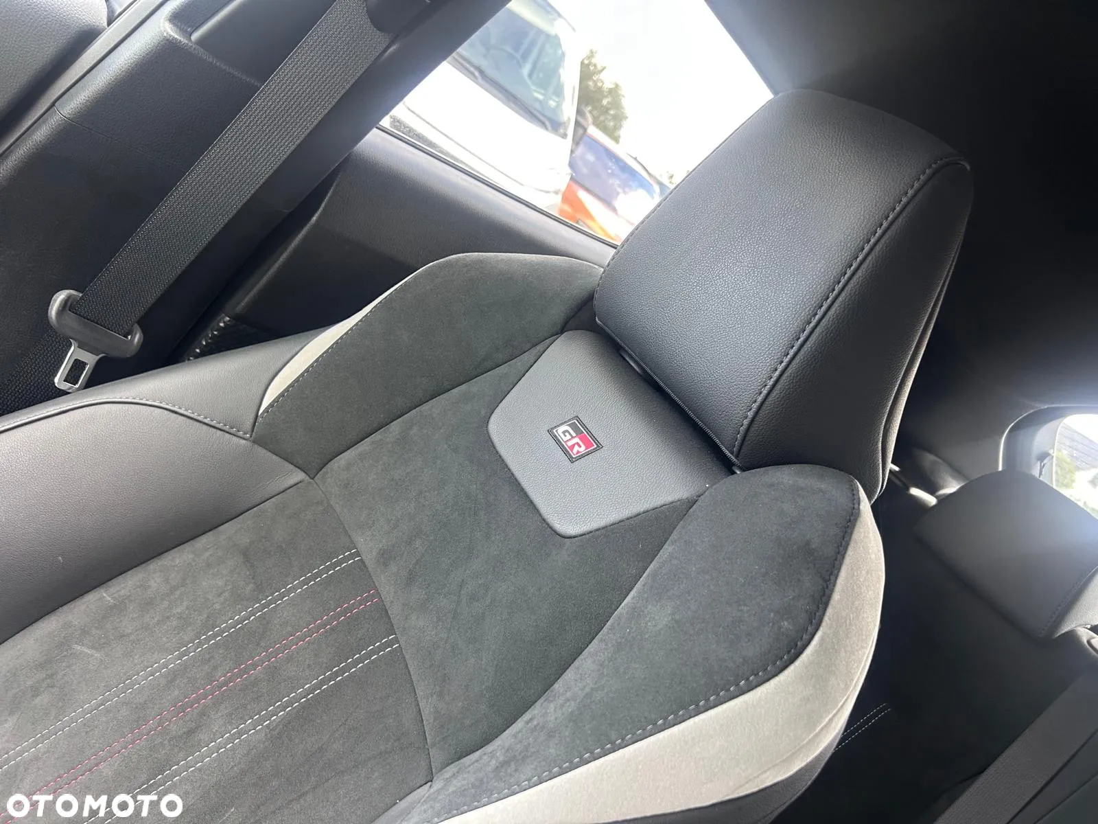 Toyota C-HR 1.8 Hybrid GPF GR Sport - 29