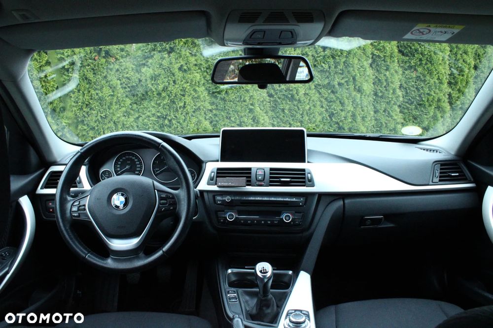 BMW Seria 3 320d Efficient Dynamics Edition - 10