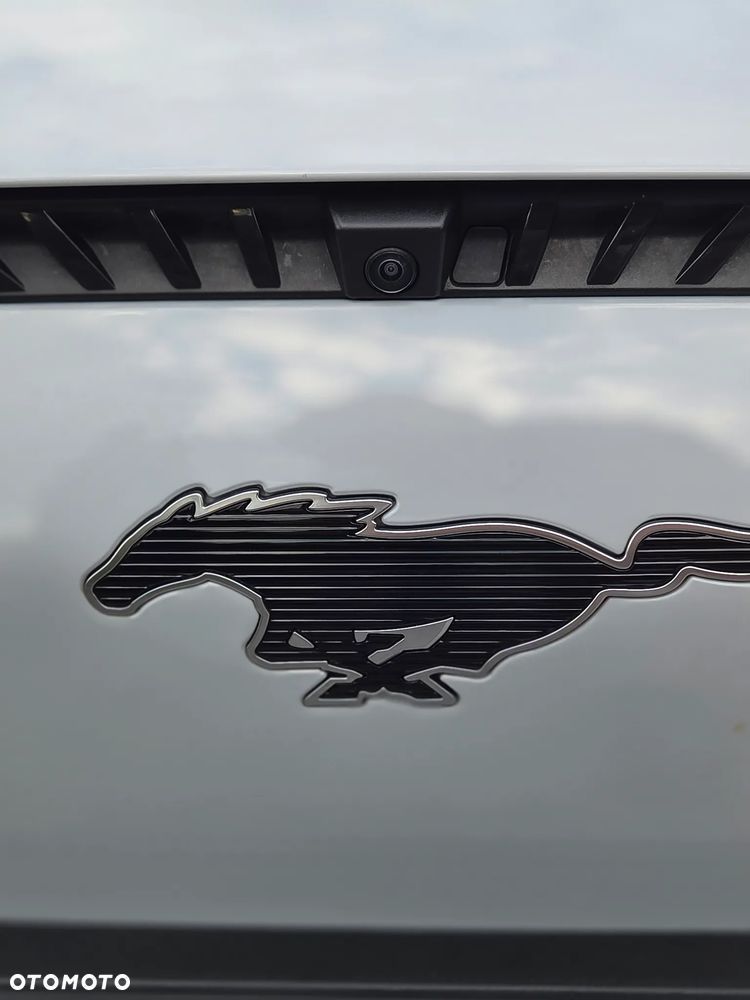 Ford Mustang Mach-E - 3