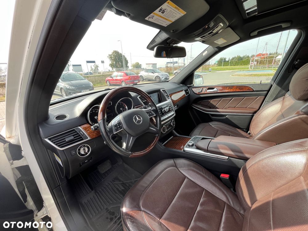 Mercedes-Benz GL 450 - 28