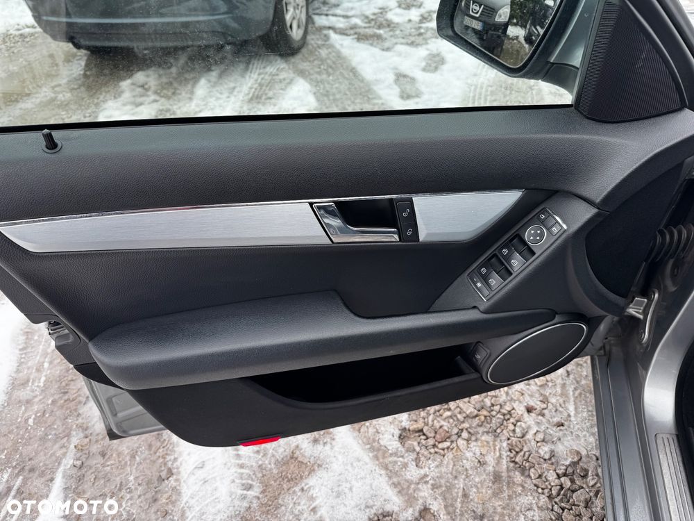 Mercedes-Benz Klasa C 180 Kompressor Automatik Avantgarde - 28