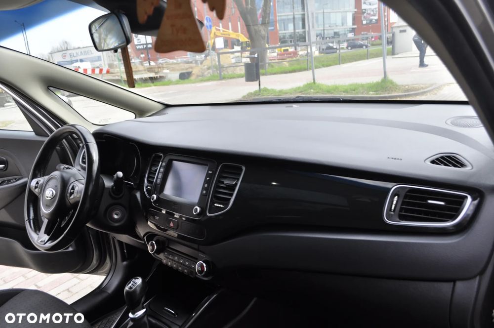 Kia Carens 1.6 GDI Dream Team Edition - 16
