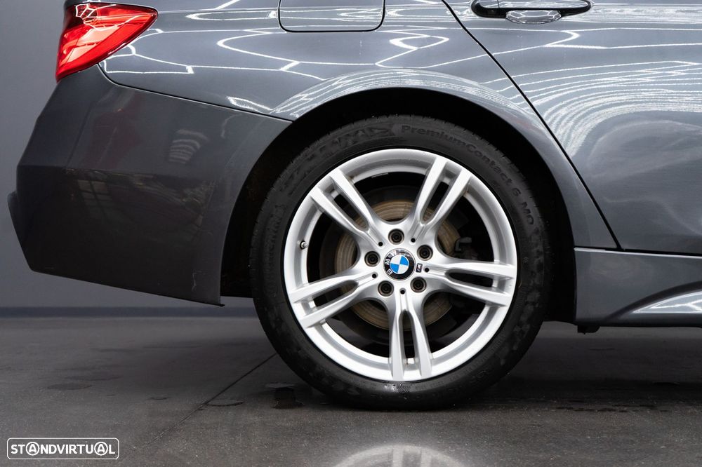 BMW 320 d Pack M - 13