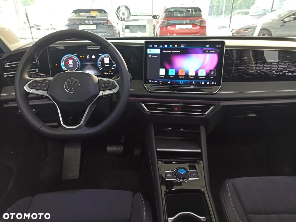 Volkswagen Tiguan - 16