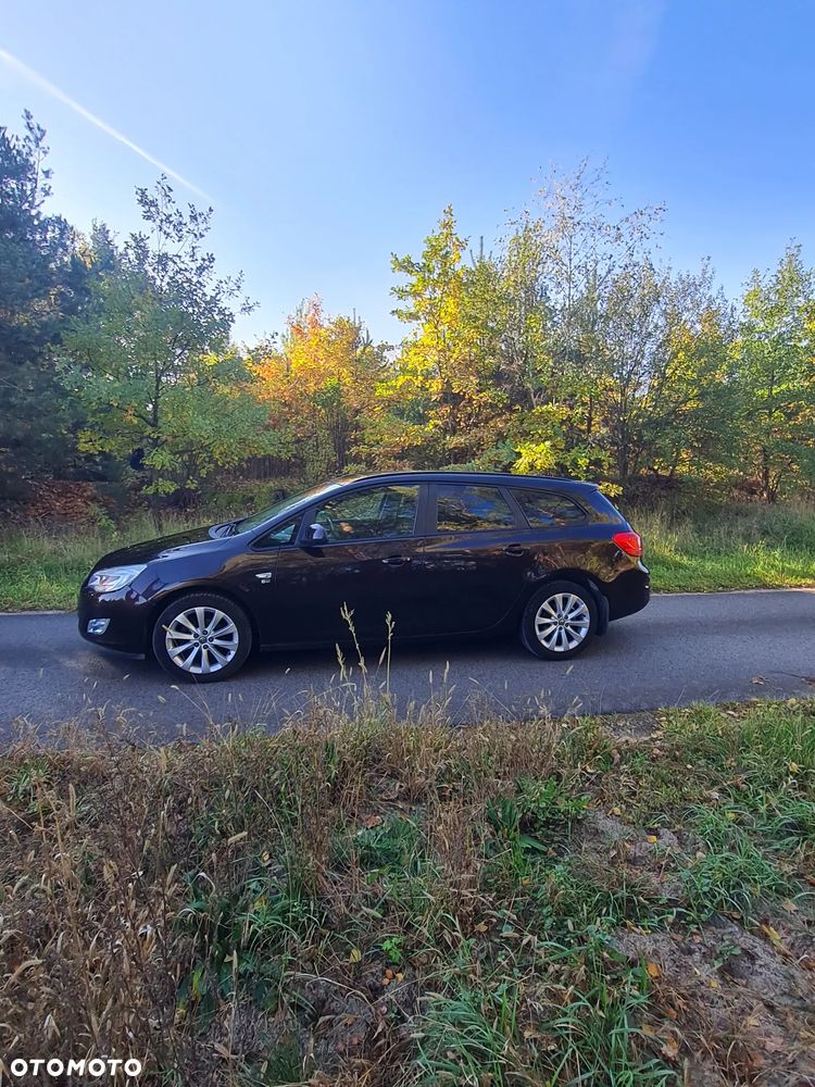 Opel Astra 2012 photo 5