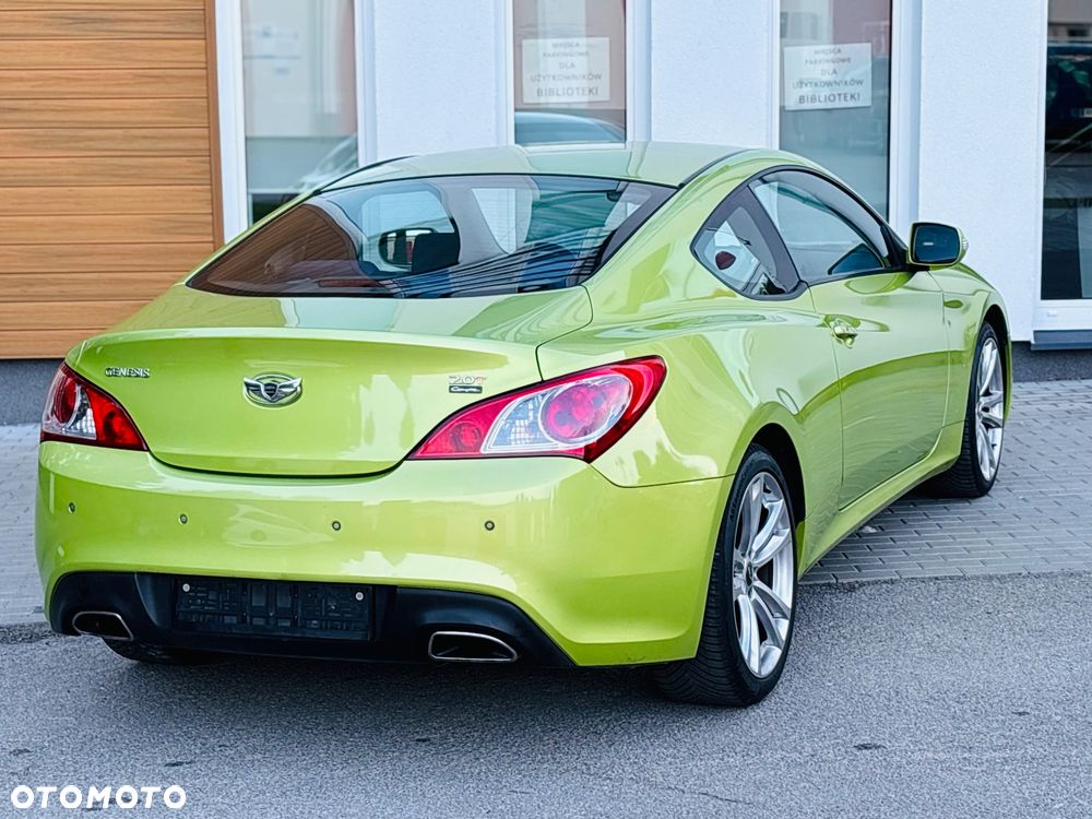 Hyundai Genesis Coupe 2.0 T - 6