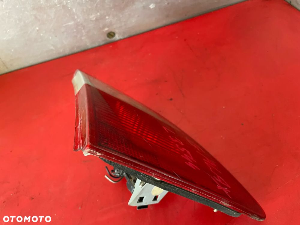 LAMPA LEWA TYLNA W KLAPIE FORD GALAXY  YM2113A603AB - 4