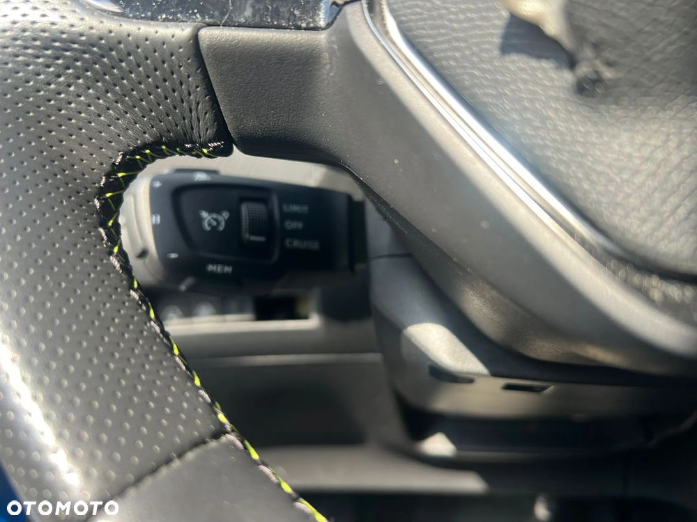 Peugeot 2008 1.2 PureTech GT Line S&S EAT8 - 17