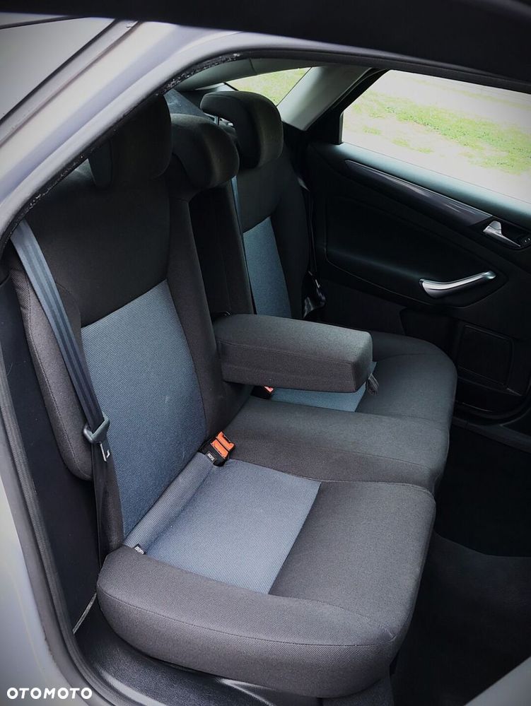 Ford Mondeo 2.0 TDCi ECOnetic Titanium - 21