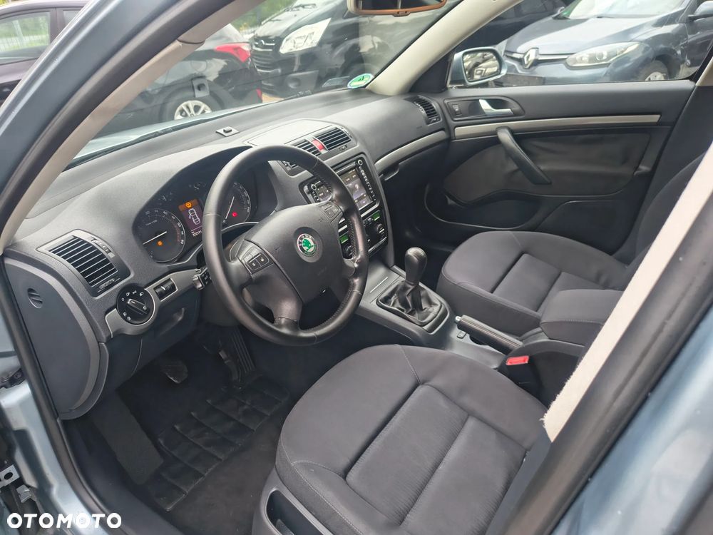 Skoda Octavia 2.0 TDI DPF Elegance - 14