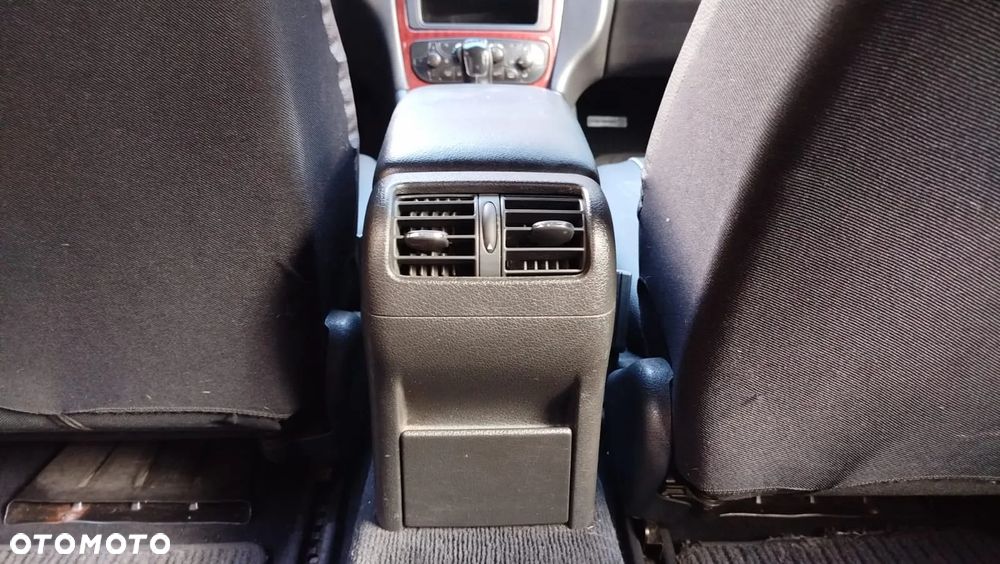 Mercedes-Benz Klasa C 220 T CDI Classic - 28