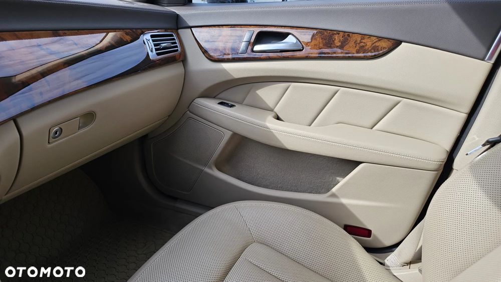 Mercedes-Benz CLS 500 4Matic BlueEFFICIENCY 7G-TRONIC - 11