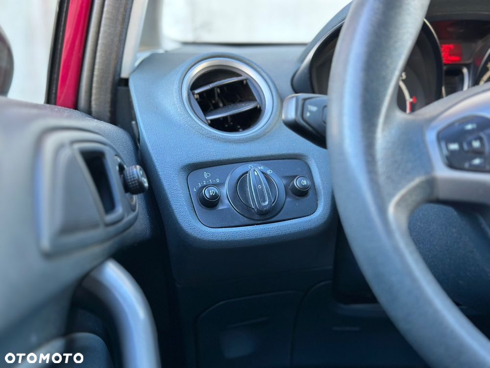 Ford Fiesta - 22