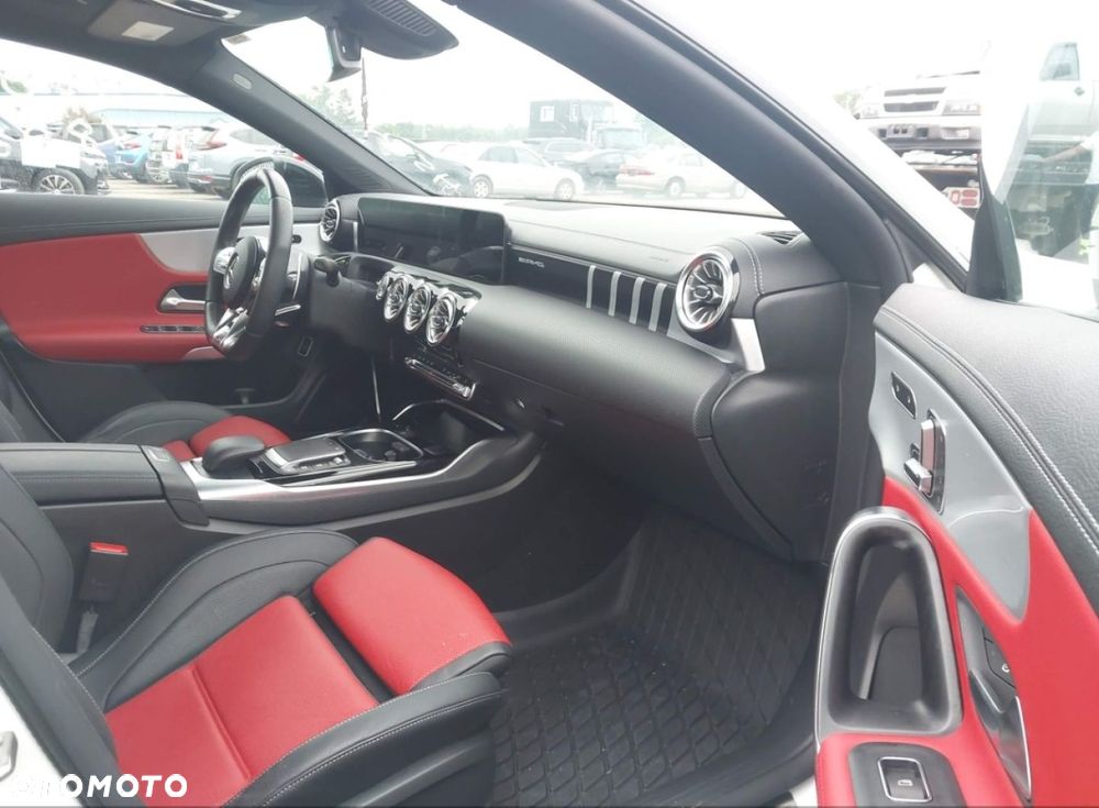 Mercedes-Benz CLA - 9