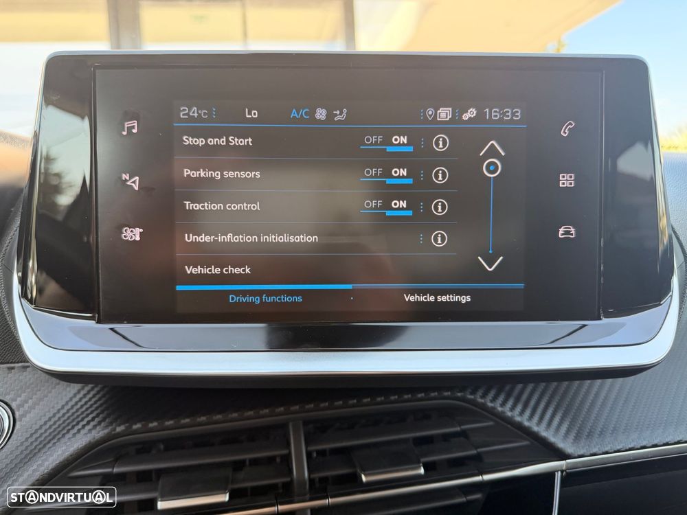 Peugeot 2008 1.2 PureTech Allure EAT8 - 27
