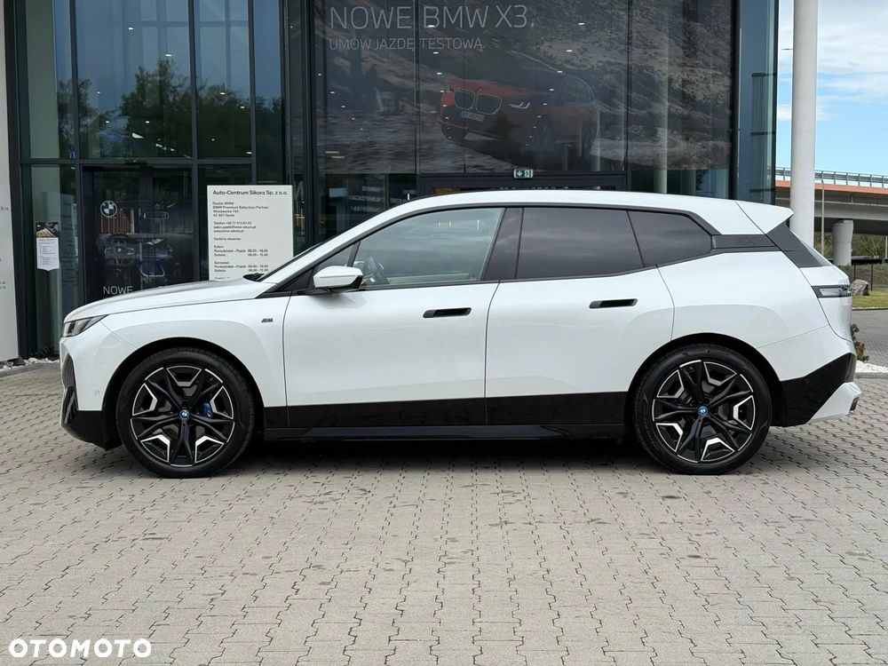BMW iX - 3