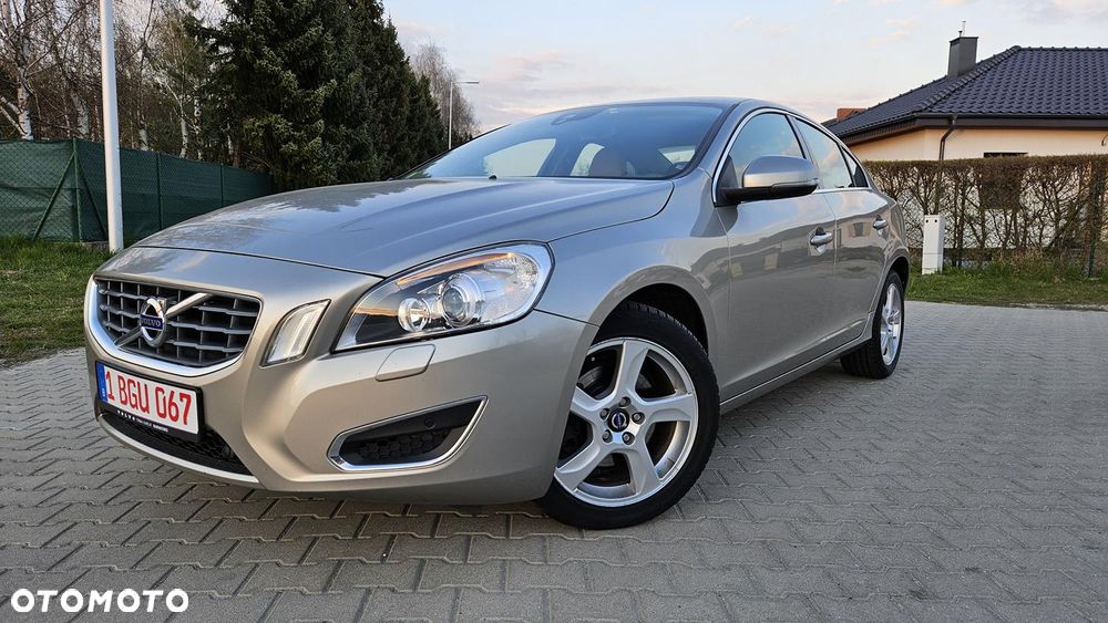 Volvo S60 D3 Summum - 8