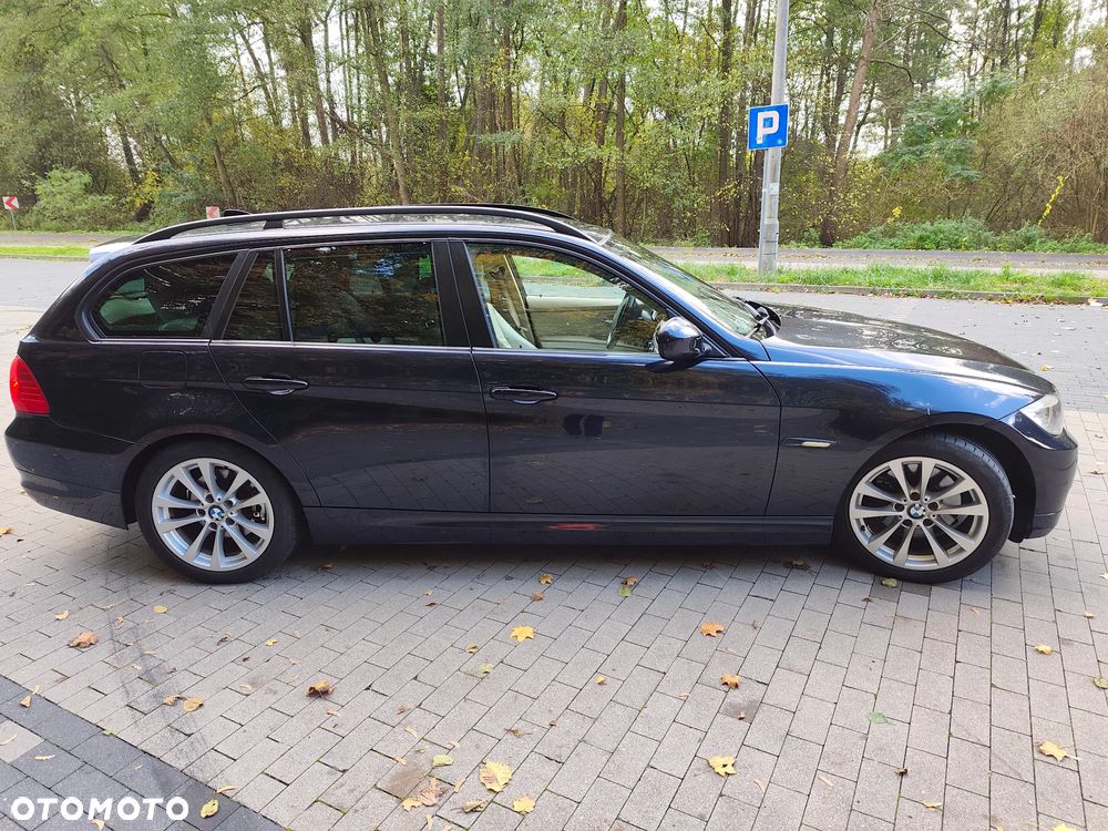 BMW 3 Series 2010 photo 5