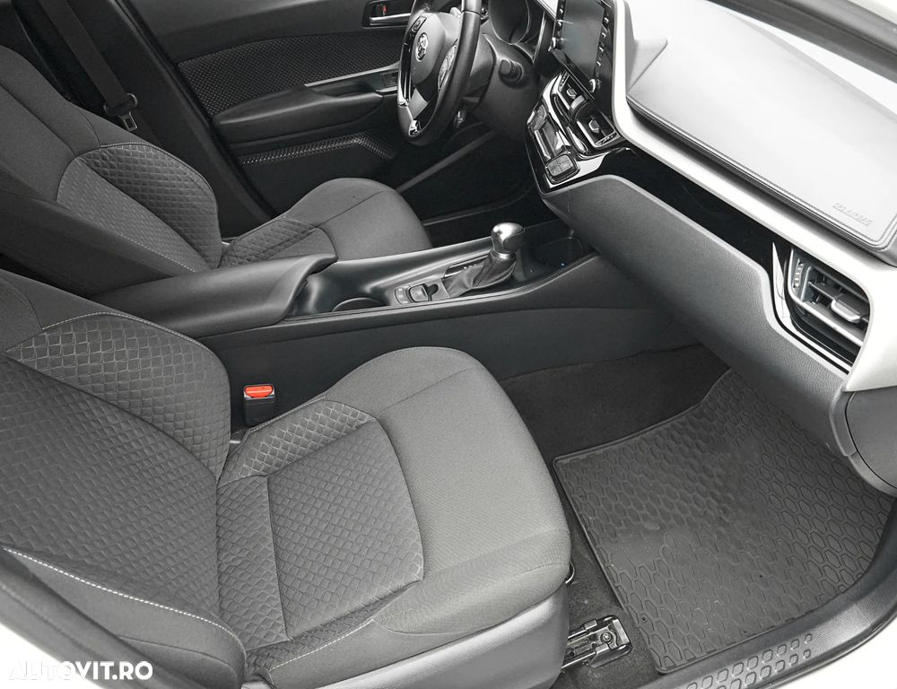 Toyota C-HR 1.8 HSD 122 CP 4x2 CVT C-lassy bi-tone - 13