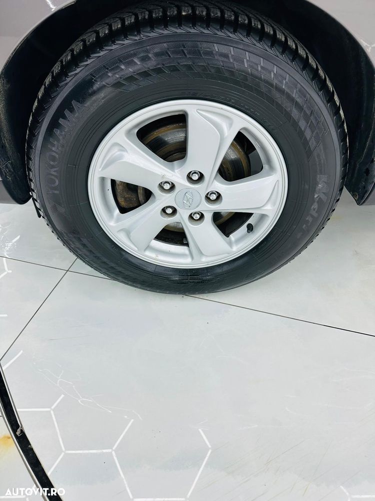 Hyundai ix35 1.7 CRDI 2WD blue Finale Gold - 9