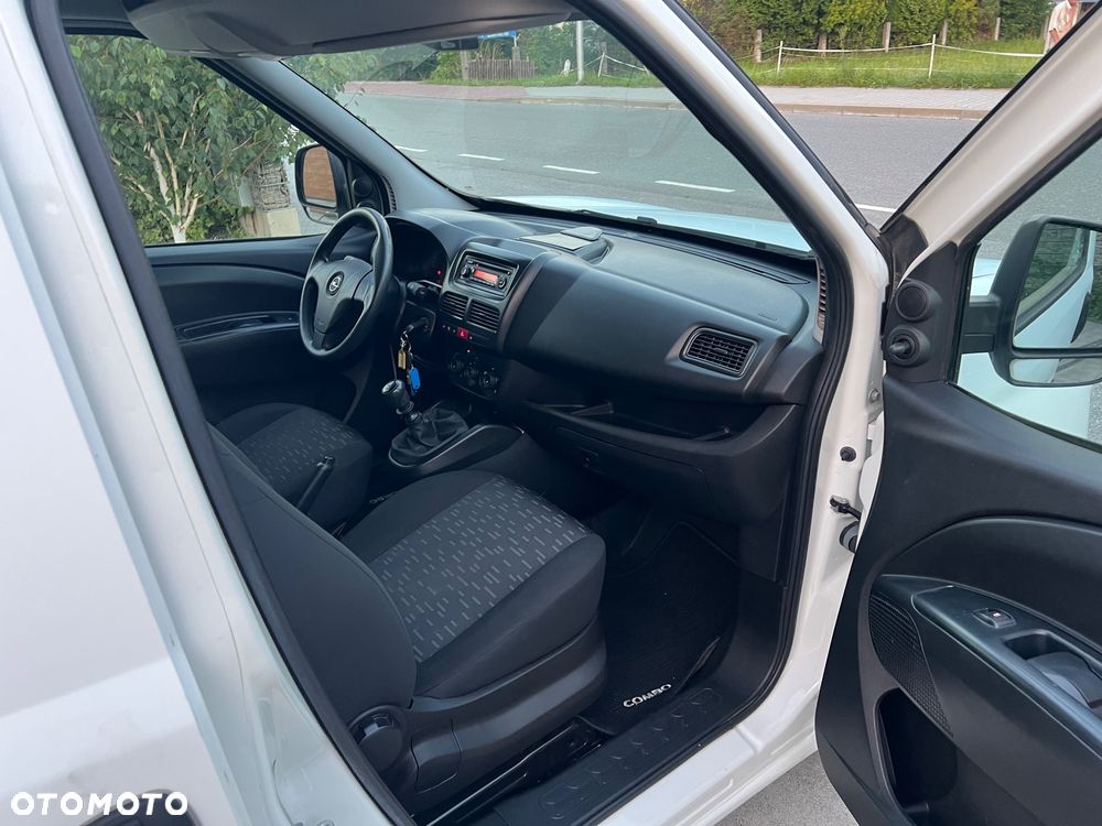 Opel COMBO - 21