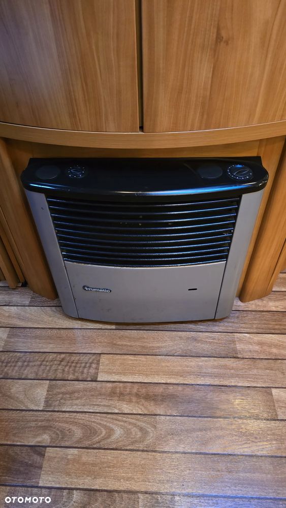 Hobby 560 Excelsior Mover Solar TV/DVD Radio Hi-Fi Isabella Łazienka / WC - 24