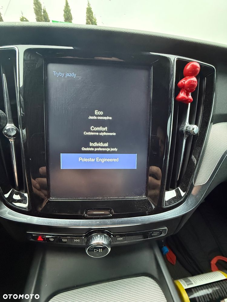 Volvo S60 T6 AWD R-Design - 9