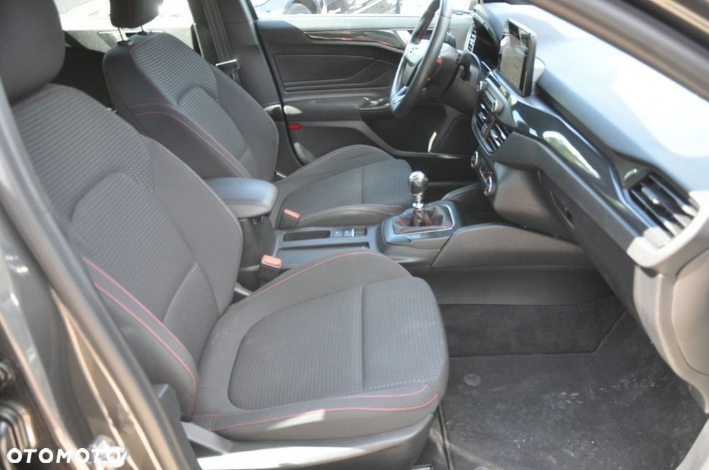 Ford Focus 1.5 EcoBlue Start-Stopp-System ST-LINE - 10