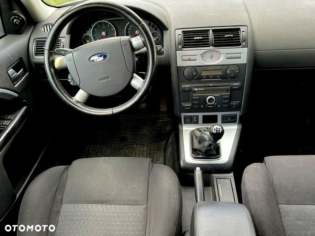Ford Mondeo 1.8 Silver X - 14