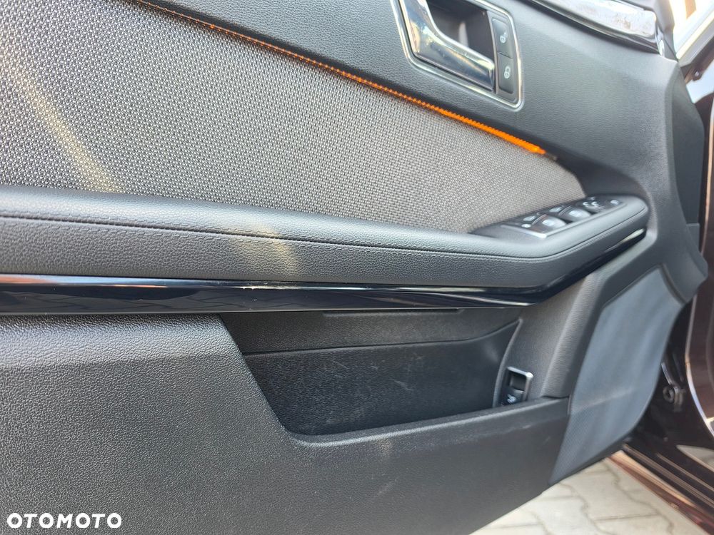 Mercedes-Benz Klasa E 250 CDI DPF BlueEFFICIENCY Avantgarde - 34