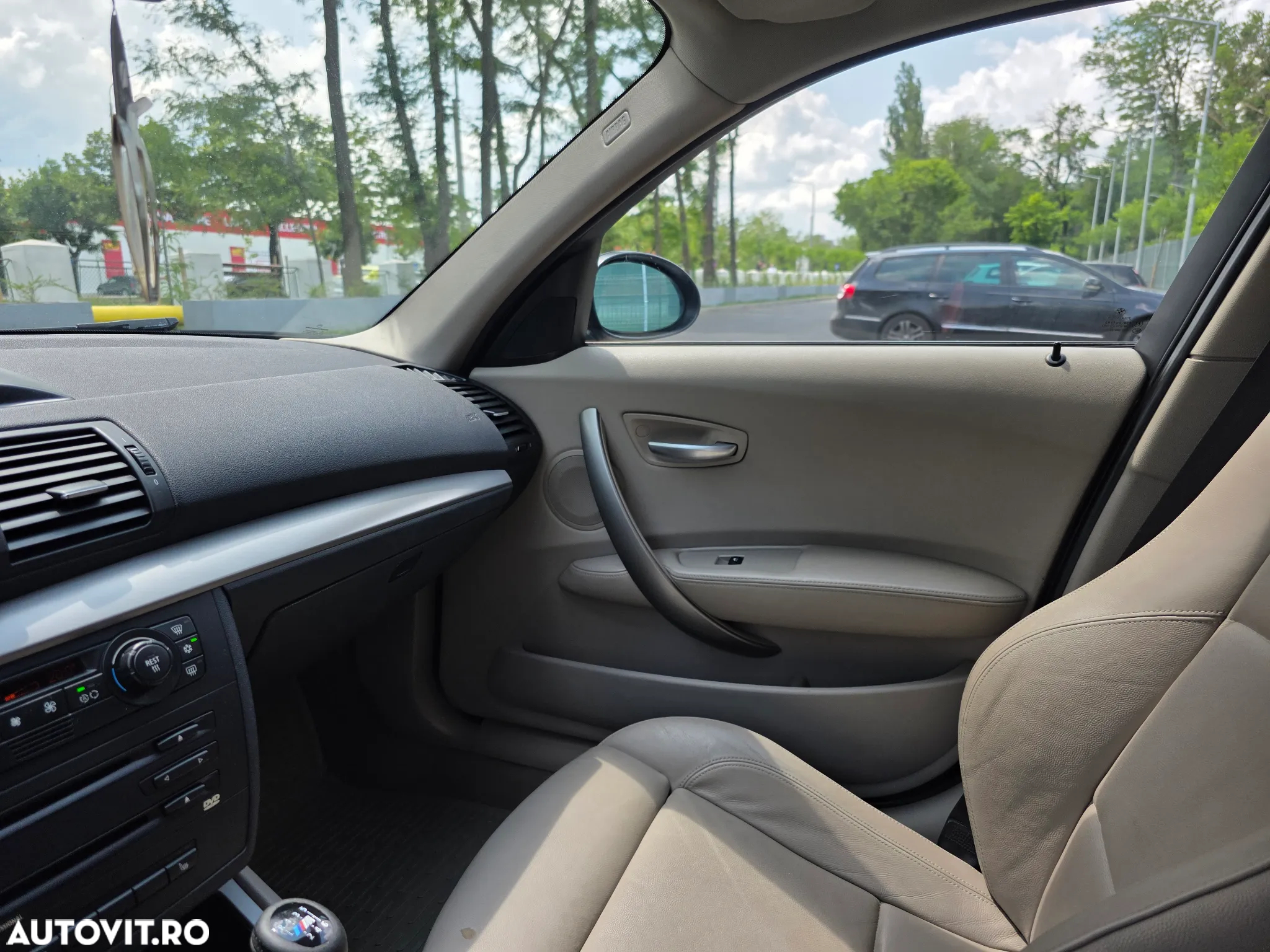 BMW Seria 1 120d - 5