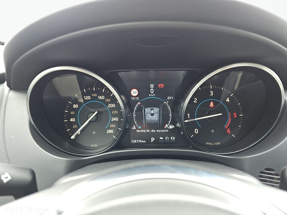 Jaguar F-Pace - 24