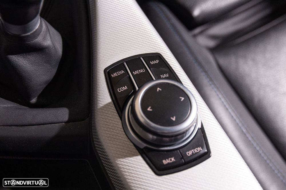 BMW 116 d Pack M - 16