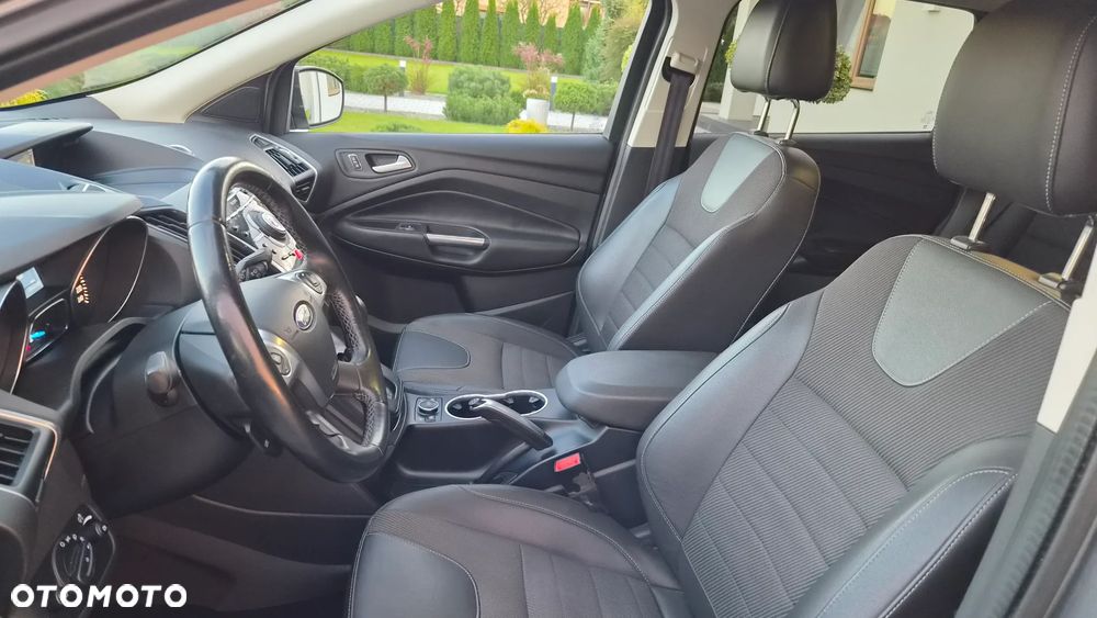 Ford Kuga 2.0 TDCi 4x4 Titanium - 17
