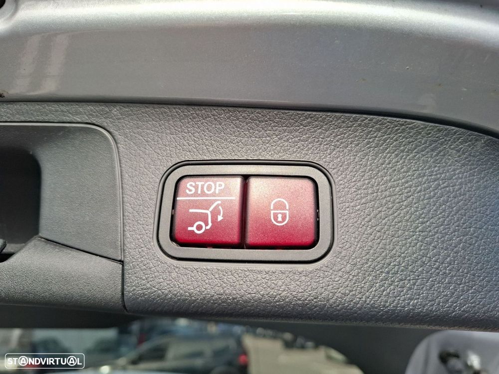 Mercedes-Benz GLA 180 d AMG Line - 27