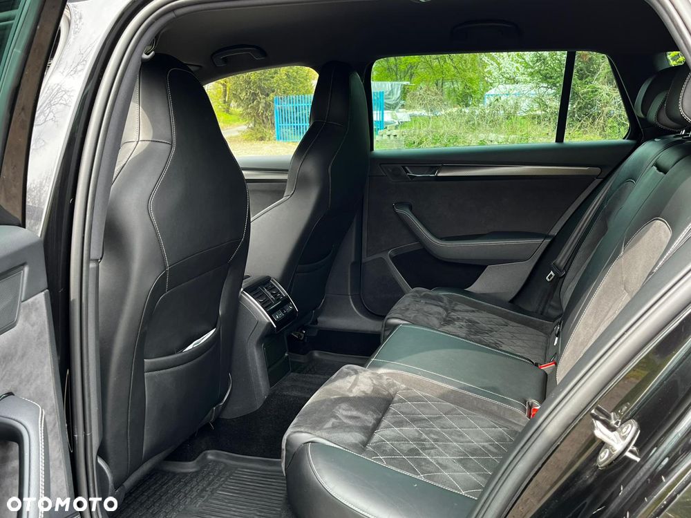 Skoda Superb 2.0 TDI SCR 4x4 Sportline DSG - 20