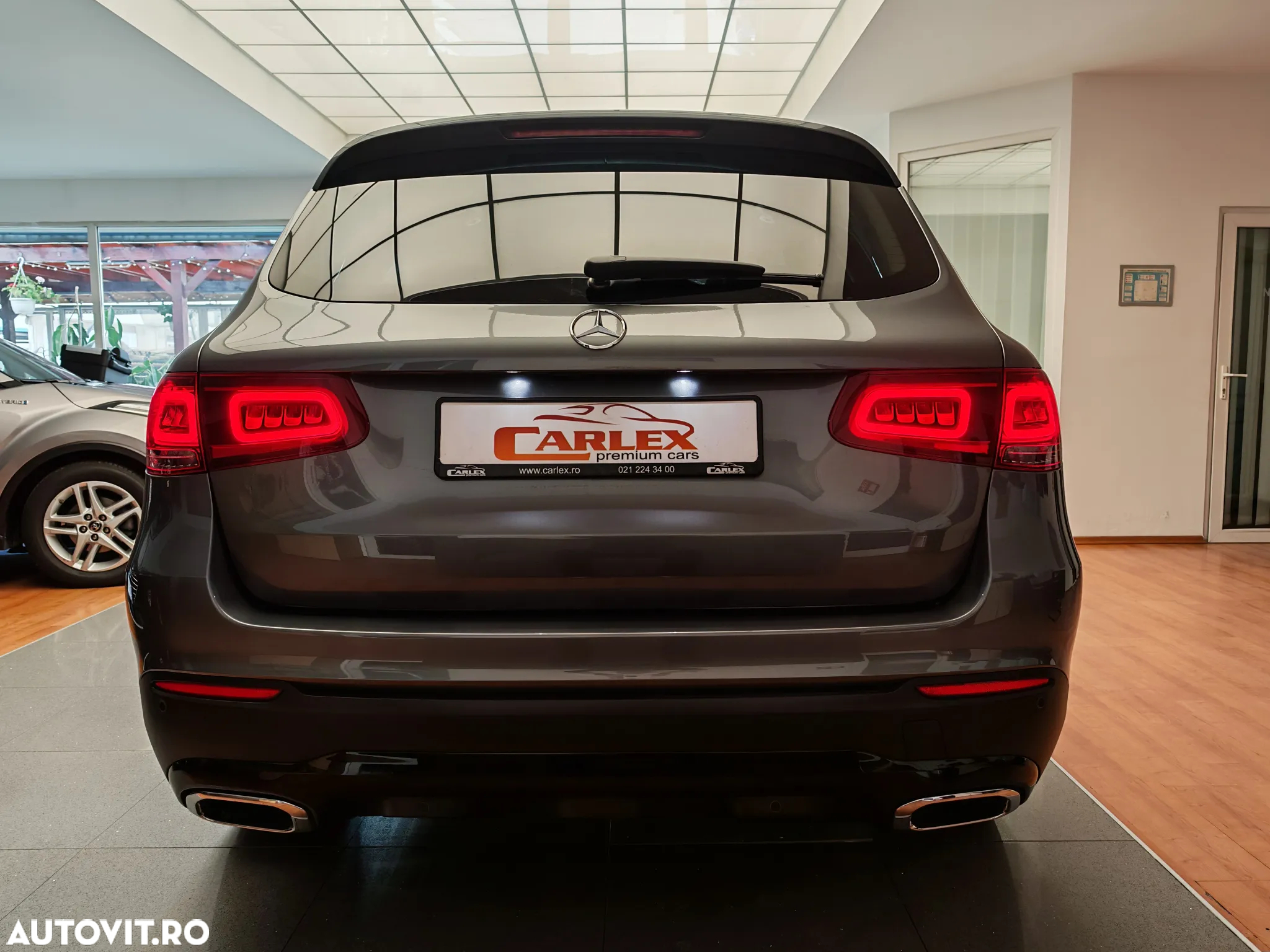 Mercedes-Benz GLC 300 d 4MATIC - 28