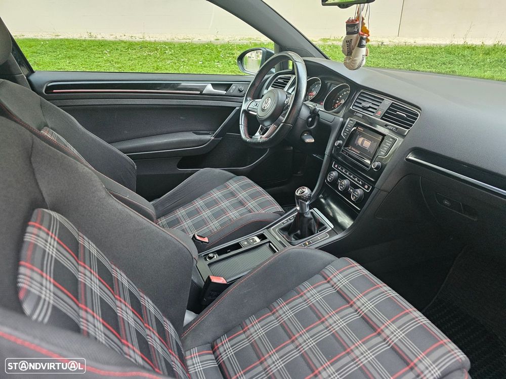 VW Golf 2.0 TSi GTi - 11