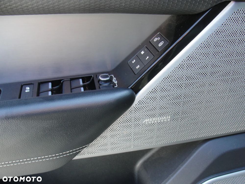 Land Rover Range Rover Velar 3.0d R-Dynamic SE - 14